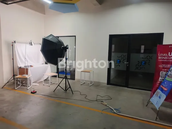 image GEDUNG DI COLOMADU DEKAT PINTU TOL, COCOK UNTUK KANTOR DAN WORKSPACE (6)