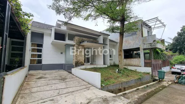 image RUMAH SIAP HUNI,ASRI DAN NYAMAN LOKASI SANGAT STRATEGIS DI ROYAL TAJUR BOGOR (1)