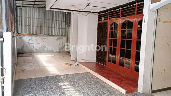 image RUMAH 2 LANTAI STRATEGIS DI ROXY JAKARTA PUSAT (4)