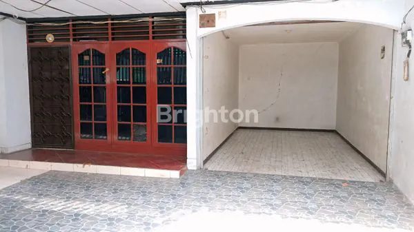 image RUMAH 2 LANTAI STRATEGIS DI ROXY JAKARTA PUSAT (2)