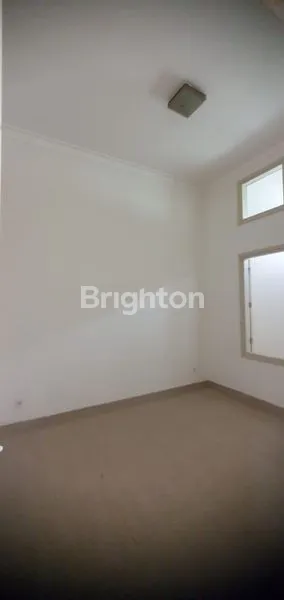 image RUMAH TERAWAT DI CENTRAL PARK MERR (5)