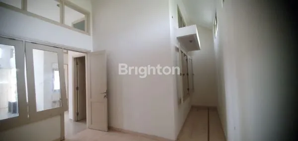 image RUMAH TERAWAT DI CENTRAL PARK MERR (6)