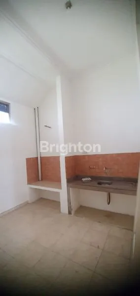 image RUMAH TERAWAT DI CENTRAL PARK MERR (7)