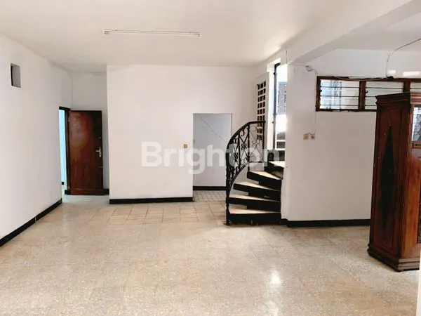 image RUMAH STRATEGIS DI CIDENG COCOK UNTUK KOS-KOSAN, KLINIK, HUNIAN MEWAH, JAKARTA PUSAT (1)