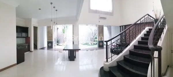 image RUMAH MEWAH DENGAN SEMI FURNISH DI VENETIAN RAFLES GARDEN CITRALAND (4)