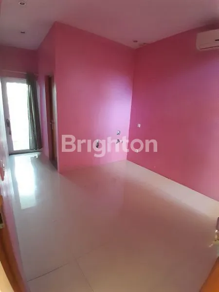 image RUMAH ASRI DAN NYAMAN POSISI HOOK DI VILLA CASABLANCA SAWANGAN DEPOK  (6)