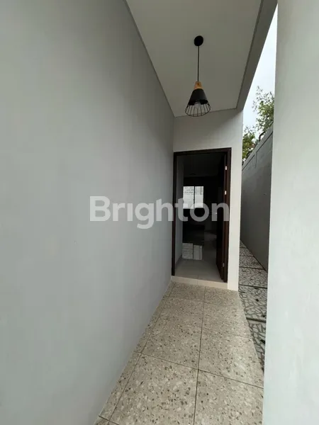 image DIJUAL RUMAH 2 LANTAI DENGAN LINGKUNGAN ASRI DAN EKSKLUSIFDI SETIABUDI REGENCY BANDUNG  (4)