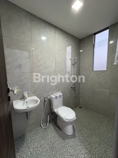 image DIJUAL RUMAH 2 LANTAI DENGAN LINGKUNGAN ASRI DAN EKSKLUSIFDI SETIABUDI REGENCY BANDUNG  (8)