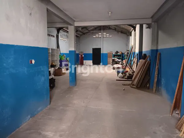 image GUDANG/BENGKEL, LUAS 213 M², BERSIH , ADA 3 RUANG UNTUK KANTOR PLUS RUANG SHOLAT , SIAP PAKAI (7)