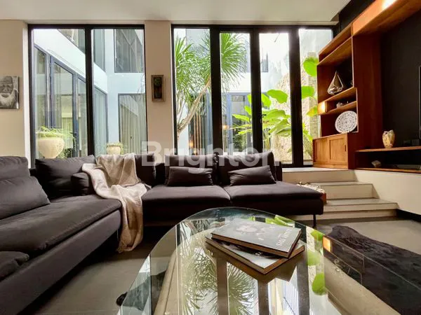 image RUMAH MEWAH HOOK SCANDINAVIAN DI HANOMAN KRAPYAK DEKAT BANDARA SEMARANG (2)