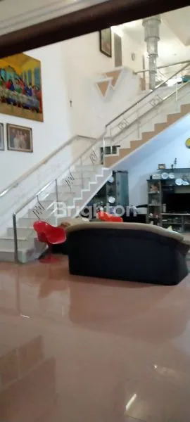 image DIJUAL  RUMAH CANTIK 2 LT DG 7 KAMAR  BONUS 5 AC , WATER HEATER, KUSEN JATI DI TENGAH KOTA DAERAH BADAK  SEMARANG (5)