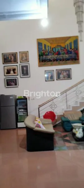 image DIJUAL  RUMAH CANTIK 2 LT DG 7 KAMAR  BONUS 5 AC , WATER HEATER, KUSEN JATI DI TENGAH KOTA DAERAH BADAK  SEMARANG (7)