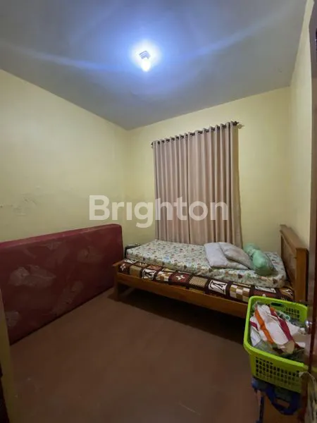 image RUMAH HOOK LUAS 2 LANTAI BAGUS SIAP HUNI LOKASI TENGAH KOTA AMAN DAN NYAMAN JUALSEWA RUMAH JL LETJEND SUTOYO - MALANG (5)