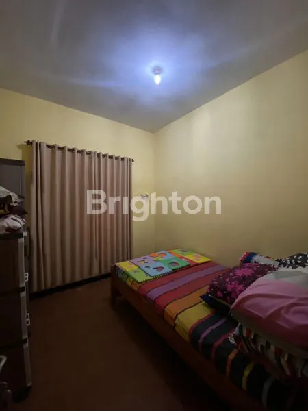 image RUMAH HOOK LUAS 2 LANTAI BAGUS SIAP HUNI LOKASI TENGAH KOTA AMAN DAN NYAMAN JUALSEWA RUMAH JL LETJEND SUTOYO - MALANG (7)