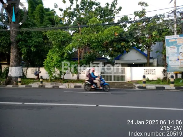 DIJUAL RUMAH DAERAH MAYJEN HARYONO (PINGGIR JALAN COCOK UNTUK USAHA)