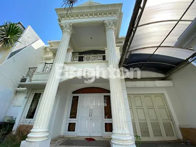 image RUMAH CLASSIC SAN DIEGO MURAH BUTUH CEPAT LAKU DEKAT KE KAMPUS WIDYA MANDALA UNAIR ITS GLORIA (1)