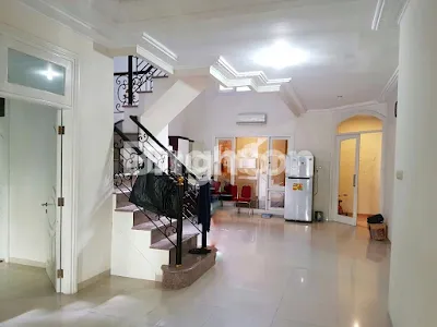 image RUMAH CLASSIC SAN DIEGO MURAH BUTUH CEPAT LAKU DEKAT KE KAMPUS WIDYA MANDALA UNAIR ITS GLORIA (3)