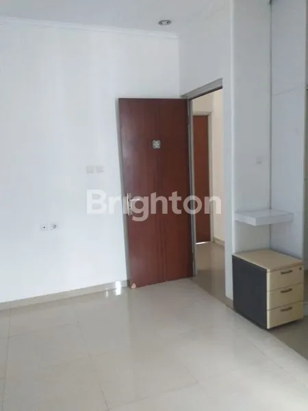 image DI JUAL RUMAH CANTIK 2 LANTAI (4)