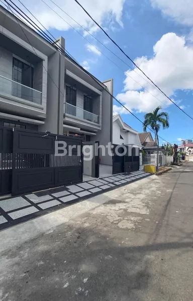 image RUMAH NEW GRESS 2 LANTAI AREA DHARMAHUSADA, SURABAYA TIMUR (2)