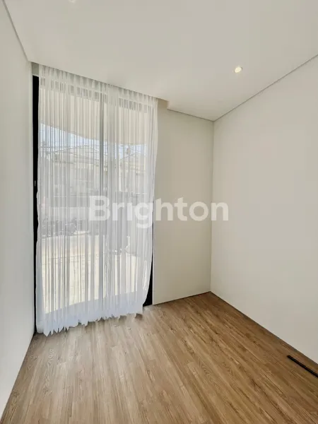 image RUMAH MODERN INDUSTRIAL SEMI FURNISHED SUTOREJO DEKAT MULYOSARI (5)