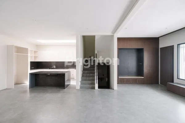 image RUMAH 3 LANTAI DISAIN MODERN CLUSTER DISCOVERY BINTARO JAYA (1)