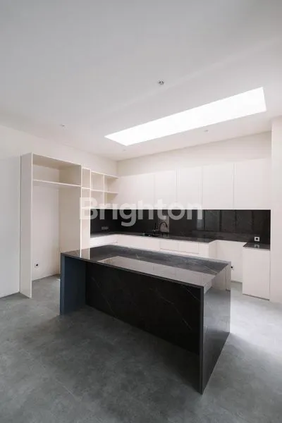 image RUMAH 3 LANTAI DISAIN MODERN CLUSTER DISCOVERY BINTARO JAYA (3)