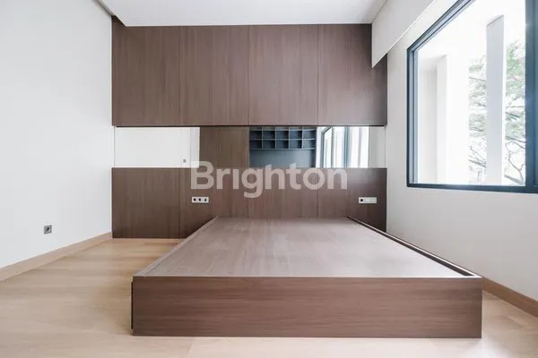 image RUMAH 3 LANTAI DISAIN MODERN CLUSTER DISCOVERY BINTARO JAYA (4)