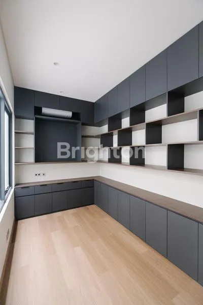 image RUMAH 3 LANTAI DISAIN MODERN CLUSTER DISCOVERY BINTARO JAYA (6)