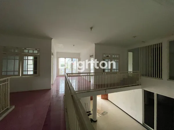 image RUMAH NGINDEN, SEMOLOWARU, DEKAT KAMPUS UNTAN DAN UBAYA,RUNGKUT (5)