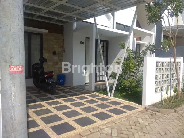 image RUMAH CANTIK, MURAH, SEMI FURNISHED, VIEW PEGUNUNGAN DEKAT WISATA PETIK JERUK - MALANG (1)