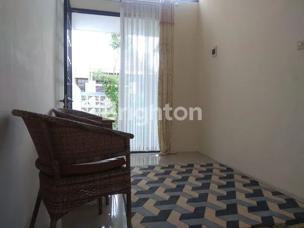 image RUMAH CANTIK, MURAH, SEMI FURNISHED, VIEW PEGUNUNGAN DEKAT WISATA PETIK JERUK - MALANG (3)