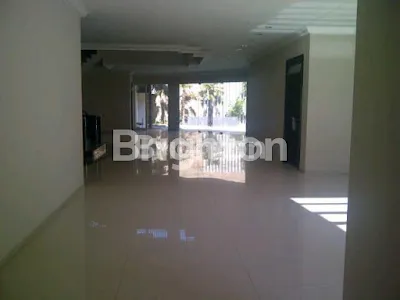 image RUMAH MEWAH MINIMALIS DI GALAXY BUMI PERMAI, ARAYA 1, SURABAYA TIMUR (4)