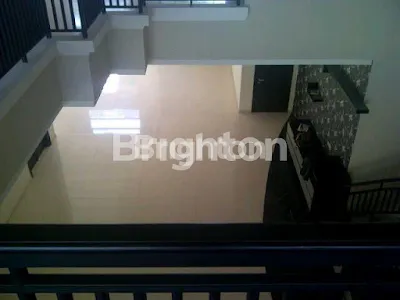 image RUMAH MEWAH MINIMALIS DI GALAXY BUMI PERMAI, ARAYA 1, SURABAYA TIMUR (2)