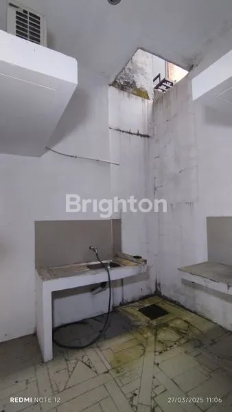 image RUMAH 3 LANTAI SIAP HUNI DI EQUATOR SENTUL BOGOR (5)