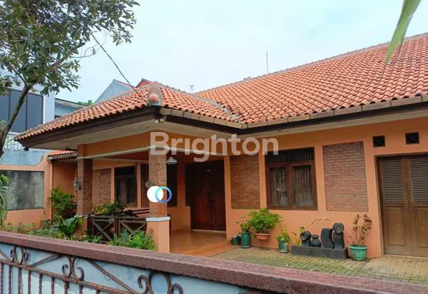 image RUMAH BAGUS STRATEGIS LUAS 400M² DI BENDA BARU PAMULANG TANGSEL (8)