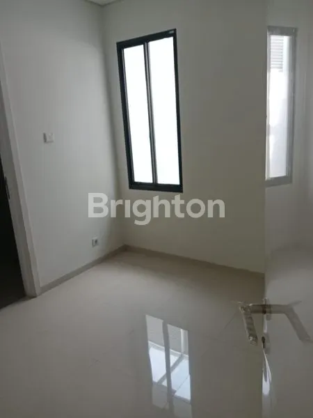 image KEBAYORAN BINTARO LT 105 LB 120 KT 4 KM 4 ,2 LANTAI  (7)