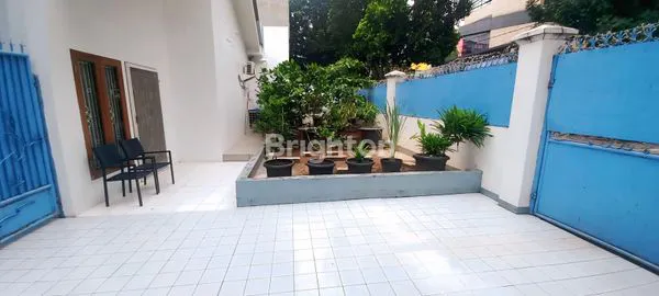 image RUMAH STRATEGIS PINGGIR JALAN TANJUNG DUREN JAKARTA BARAT (2)