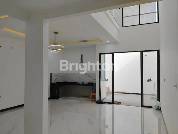 image RUMAH BARU 3 LANTAI SIAP HUNI DI METLAND PURI KARANG TENGAH TANGERANG (2)