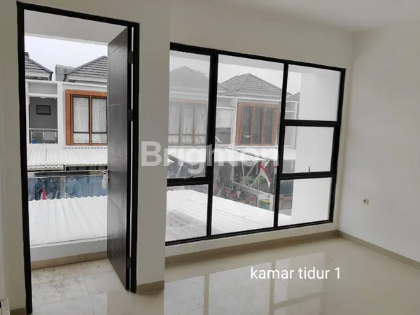 image RUMAH BARU 3 LANTAI SIAP HUNI DI METLAND PURI KARANG TENGAH TANGERANG (6)