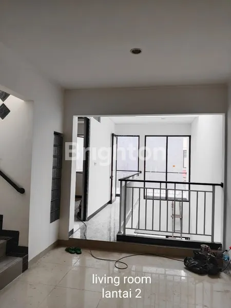 image RUMAH BARU 3 LANTAI SIAP HUNI DI METLAND PURI KARANG TENGAH TANGERANG (7)