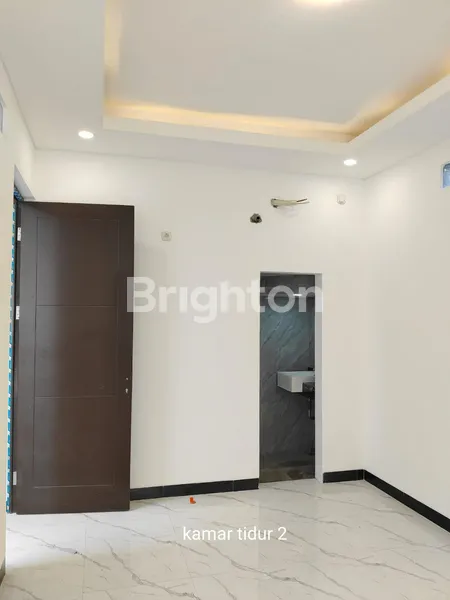 image RUMAH BARU 3 LANTAI SIAP HUNI DI METLAND PURI KARANG TENGAH TANGERANG (8)