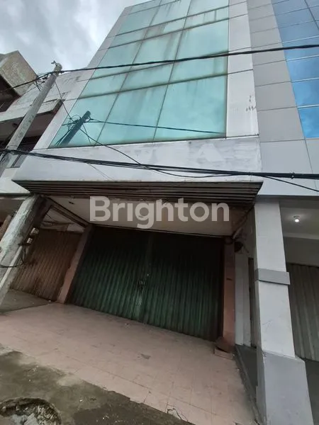 JUAL CEPAT!!! RUKO 3 LANTAI EX. BANK JALAN KAPASAN KOMERSIAL AREA, RAMAI PADAT PENDUDUK COCOK UNTUK BANK, KANTOR, FASHION DAN BERBAGAI USAHA LAINNYA, SELANGKAH KE ITC MEGA GROSIR PASAR ATOM