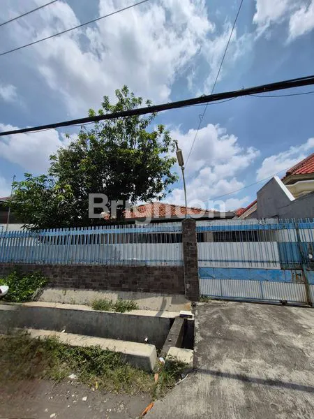 image RUMAH 1,5 LANTAI NOL JALAN SECOND ROAD, COCOK UNTUK USAHA, RESTO, KANTOR ATAU TEMPAT TINGGAL SELANGKAH KE RAYA DHARMAHUSADA KERTAJAYA INDAH PAKUWON CITY ITS UNAIR (1)