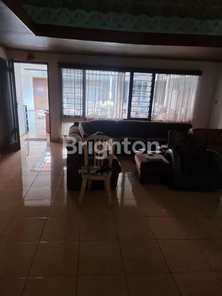 image RUMAH 1,5 LANTAI NOL JALAN SECOND ROAD, COCOK UNTUK USAHA, RESTO, KANTOR ATAU TEMPAT TINGGAL SELANGKAH KE RAYA DHARMAHUSADA KERTAJAYA INDAH PAKUWON CITY ITS UNAIR (3)