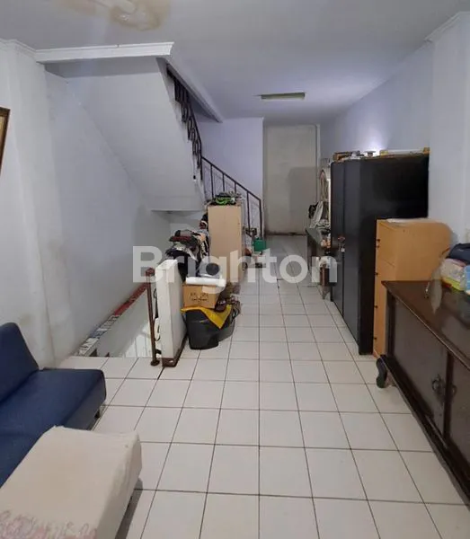 image RUMAH JELAMBAR LOKASI STRATEGIS DEKAT MALL SEASON CITY (4)