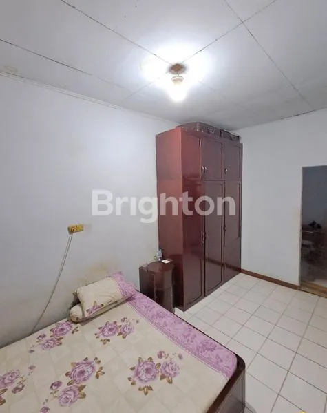 image RUMAH JELAMBAR LOKASI STRATEGIS DEKAT MALL SEASON CITY (7)