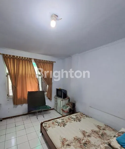 image RUMAH JELAMBAR LOKASI STRATEGIS DEKAT MALL SEASON CITY (6)