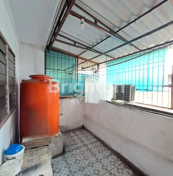 image RUMAH JELAMBAR LOKASI STRATEGIS DEKAT MALL SEASON CITY (8)