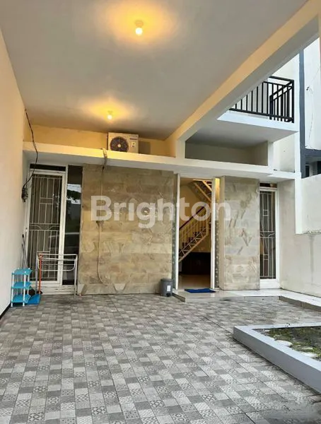 image RUMAH 2 LANTAI, FULLY FURNISHED, PERUMAHAN GRAHA MERJOSARI ASRI, DEKAT UNIVERSITAS BRAWIJAYA, UMM, UIN, ITN, GAJAYANA, UMM, UNISMA, MERJOSARI, LOWOKWARU, MALANG KOTA, JAWA TIMUR (1)