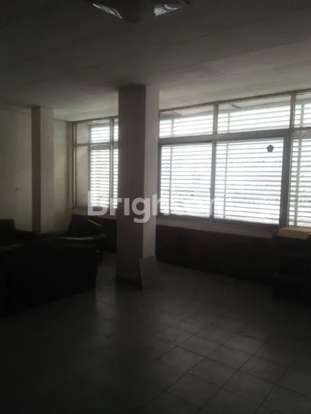 image GEDUNG FUTAN SIAP HUNI GLODOK (8)